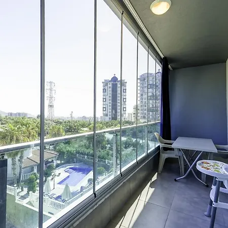 W Balcony And Shared Pool 7 Min To Coast *