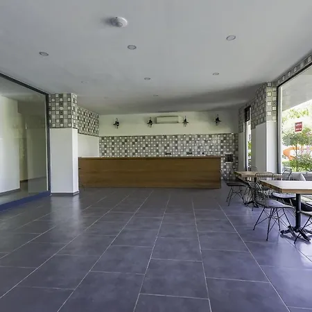 W Balcony And Shared Pool 7 Min To Coast *